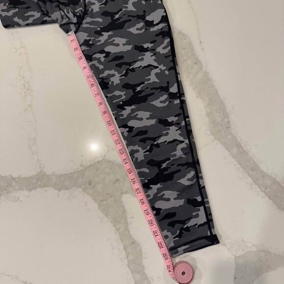 Ideology High Rise Compression Activewear Leggings Women’s Medium Camo Workout - Picture 5 of 5